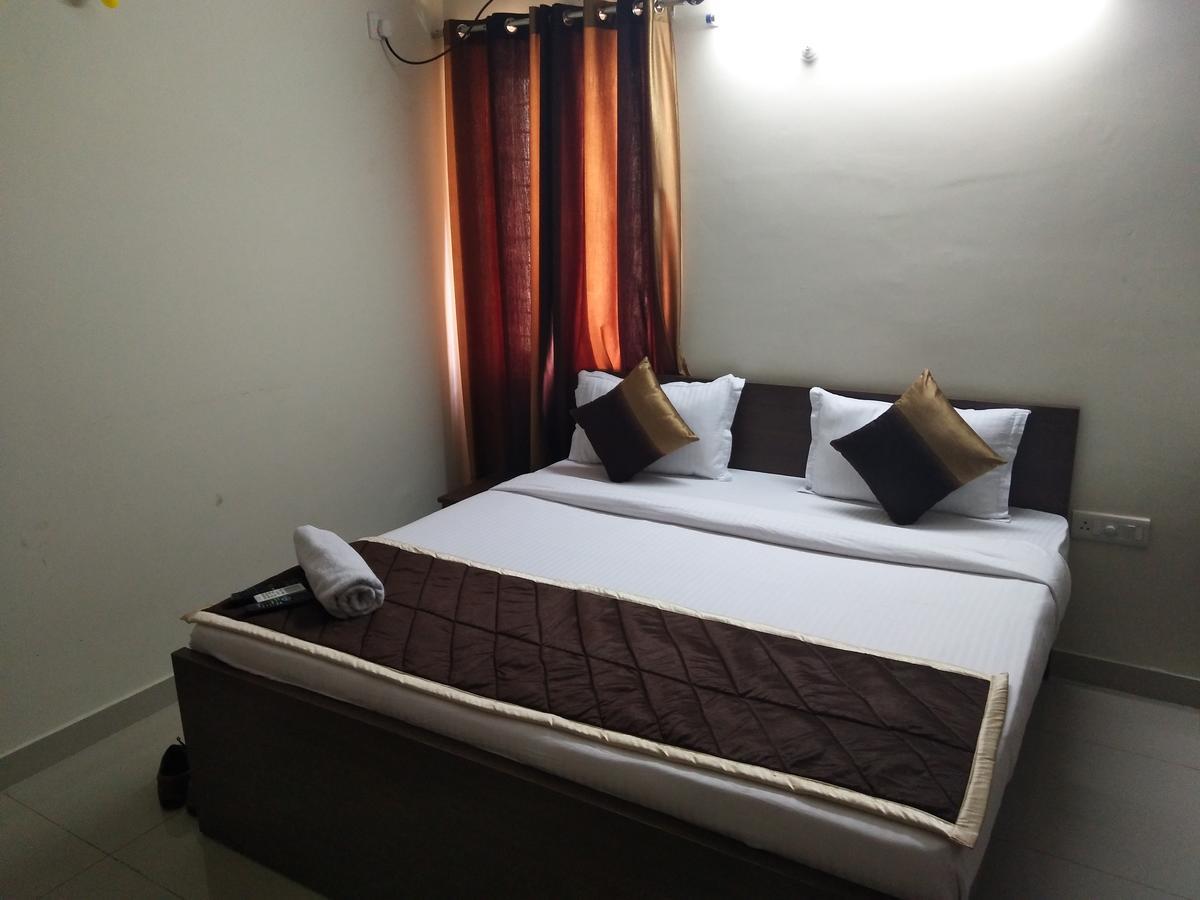 Fresh Living Prime Hitech Otel Haydarabad Dış mekan fotoğraf
