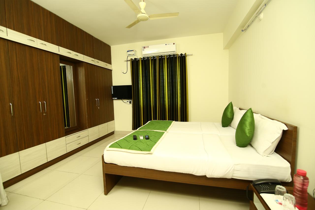 Fresh Living Prime Hitech Otel Haydarabad Dış mekan fotoğraf